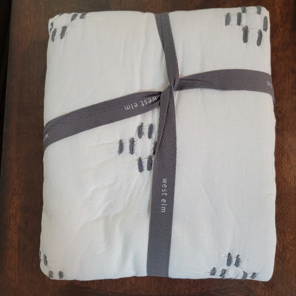 West‎ Elm Dash Stitch Euro Sham White Grey Handcrafted Cotton Quilted 808563 NEW